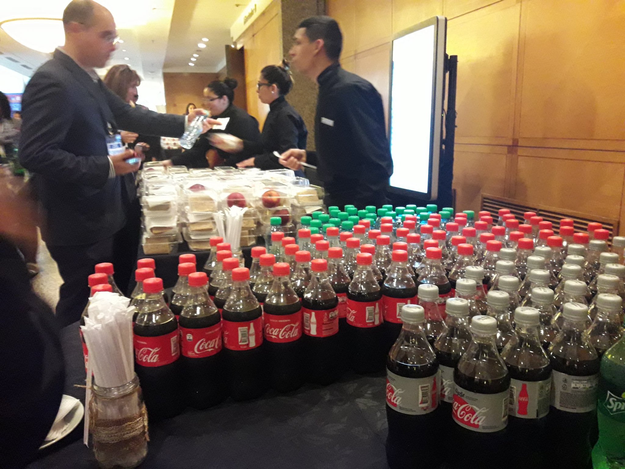 O Congresso Internacional de Nutrição deveria dar Coca aos participantes?