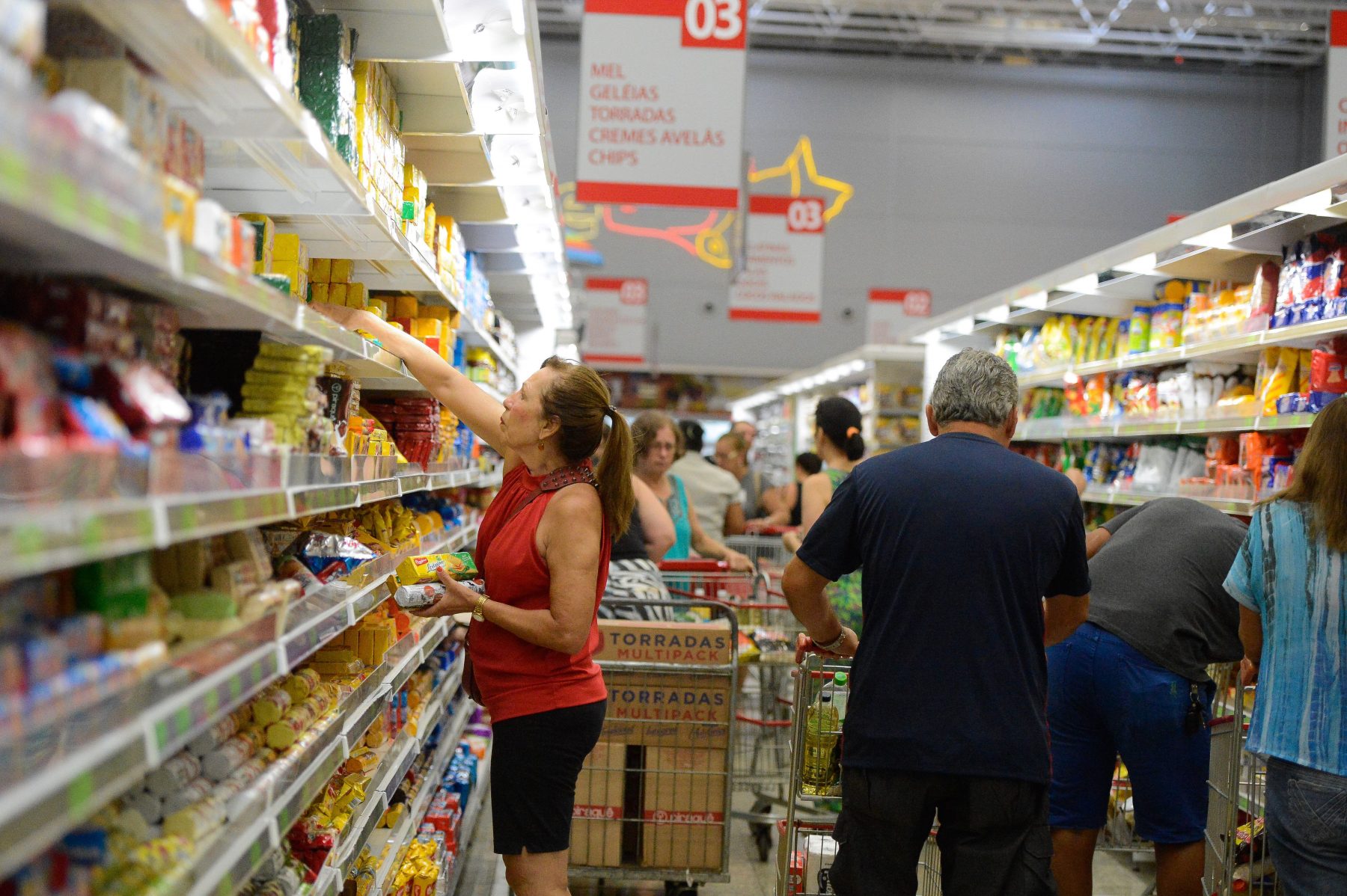 Rotulagem de alimentos: discurso da Anvisa decepciona sociedade civil e é elogiado pela indústria