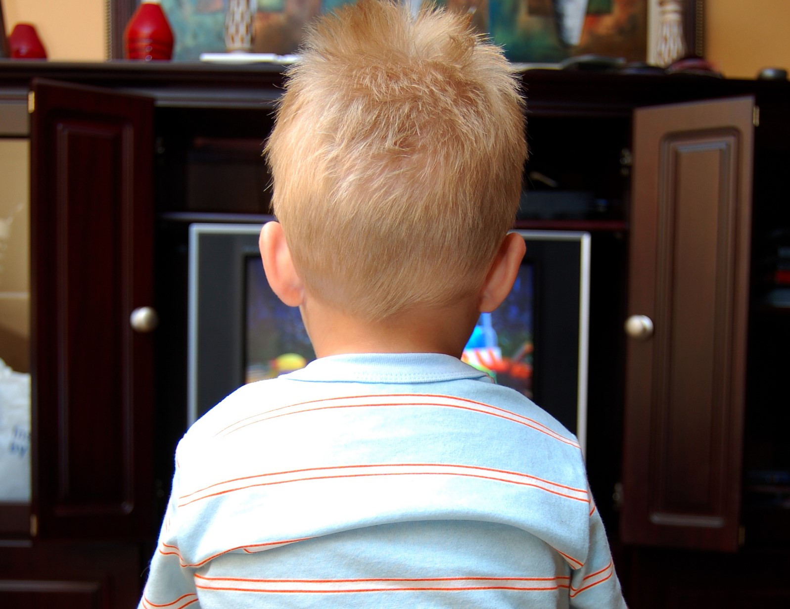 Um guia sobre a necessidade de criar regras para a publicidade infantil