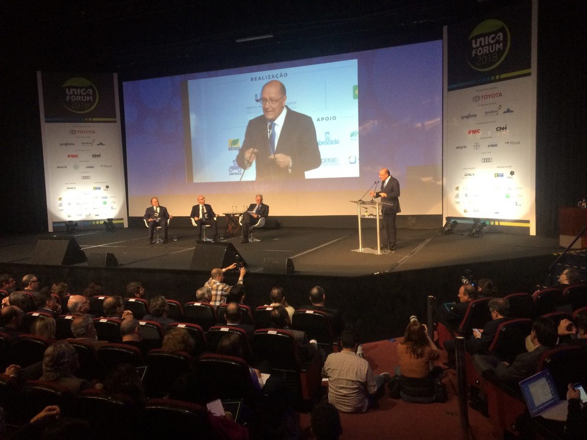 Aos empresários do açúcar, candidatos à Presidência não falam sobre obesidade