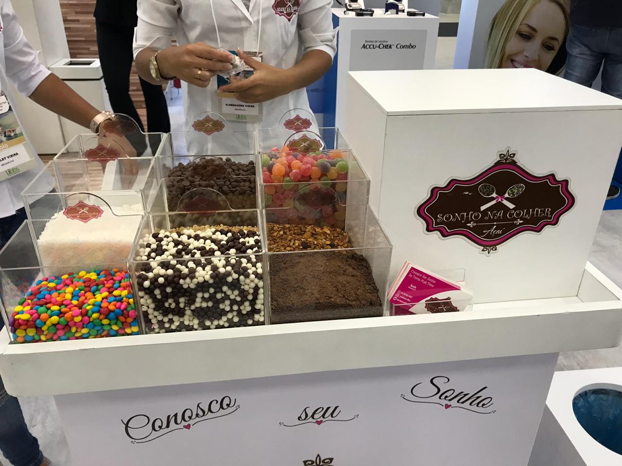 Congresso brasileiro de diabetes tem farta distribuição de doces