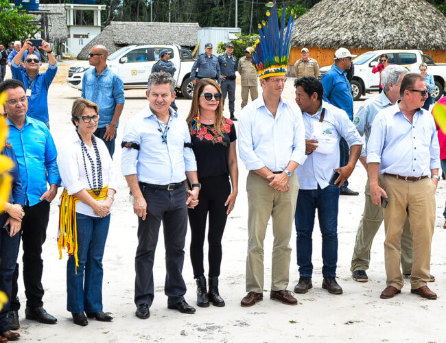 Ministros de Bolsonaro visitaram colheita ilegal de soja em área indígena interditada por desmatamento